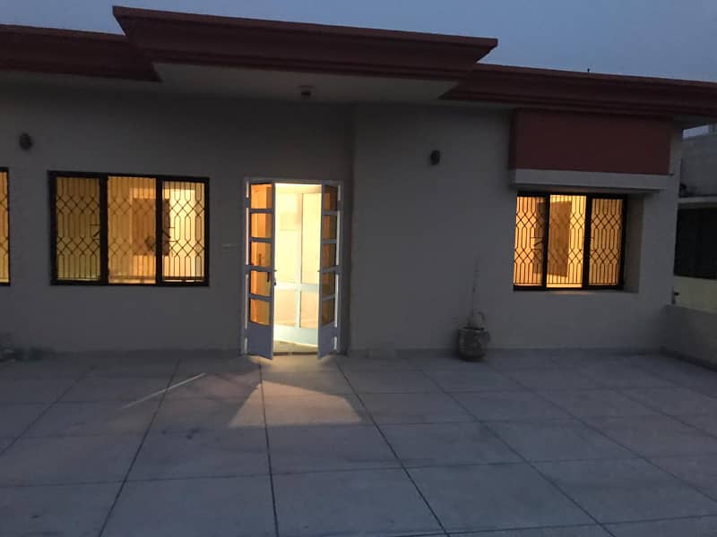 10-Marla Facing Park 03 Bedroom House Available For Sale In Askari-9, Lahore Cantt 7