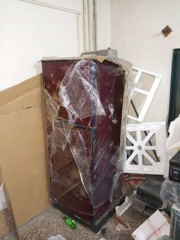 ORIENT LARGE SIZE FRIDGE RED COLOR FOR SALE NOT USED FRESH CONDITION 0