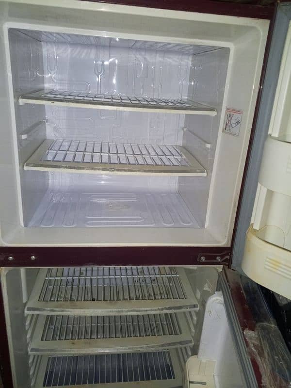 ORIENT LARGE SIZE FRIDGE RED COLOR FOR SALE NOT USED FRESH CONDITION 3