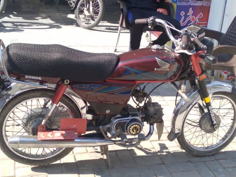 Honda 70 19 model good bike 2