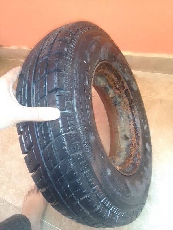 Rickshaw tyre 0