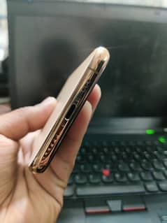 Iphone 11 Pro (64 GB) PTA Approved with Box