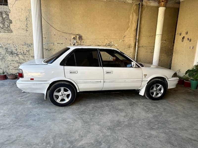 Toyota Corolla XE 1988 7