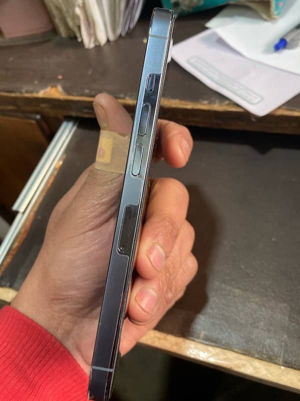 Iphone 13 pro with box 128gb pta approved 1