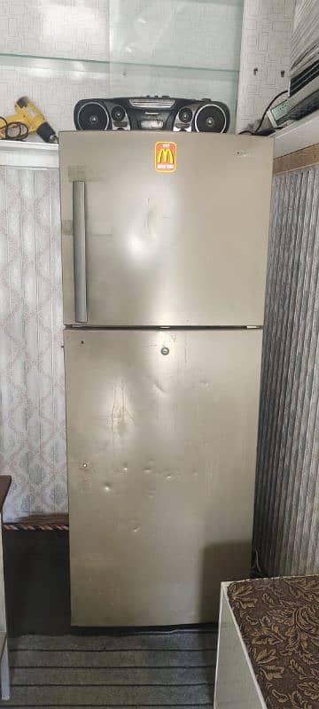 samsung (medium) size fridge for sale 5