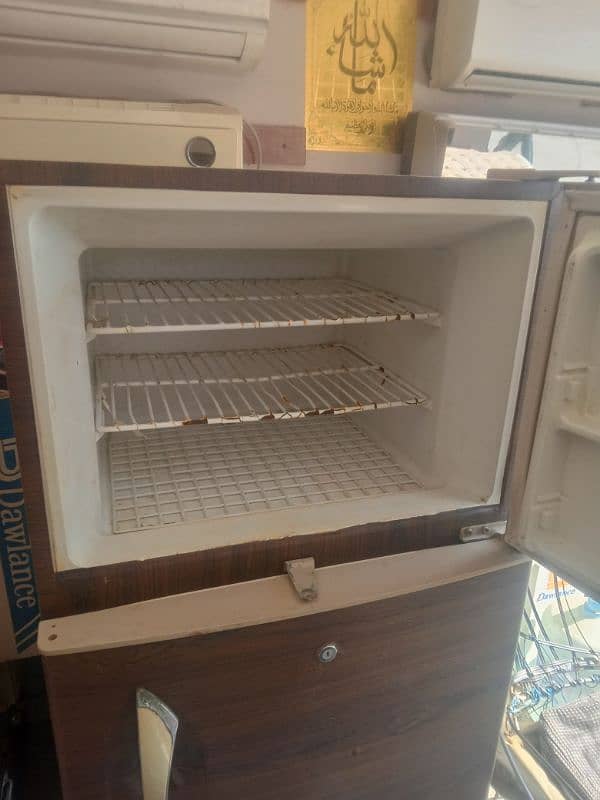 Haier fridge Medium size Urgent Sale 1