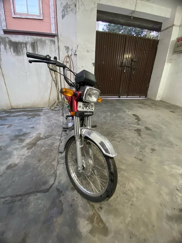 Honda CD 70 2023 3