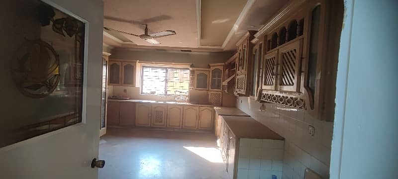 One Kanal House Available For Office Rent 13