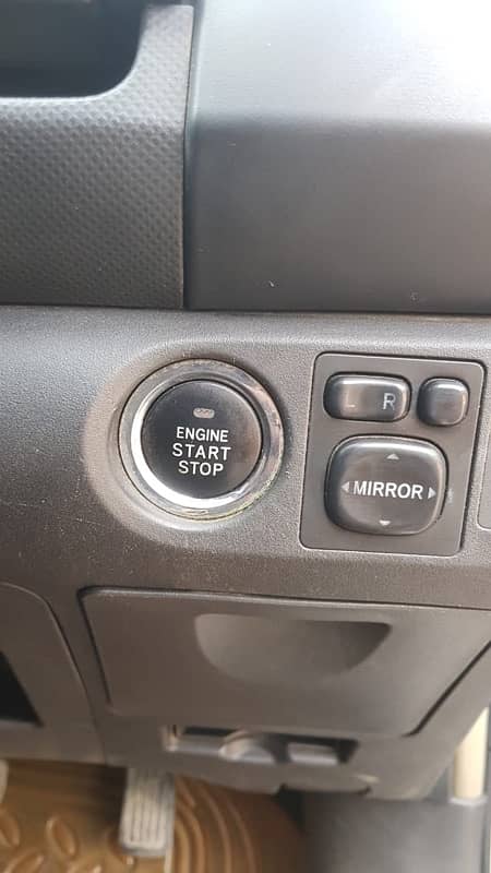 Toyota Vitz 2007 / 2011 Push Start Automatic 1