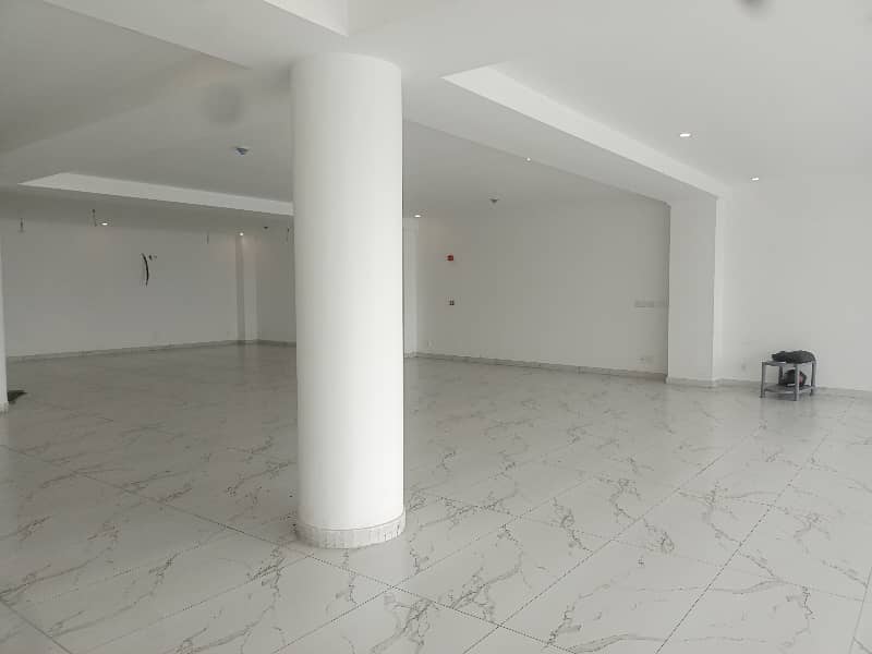 16 MARLA COMMERCIAL FLOOR WITH LIFT AVAILABLE 1