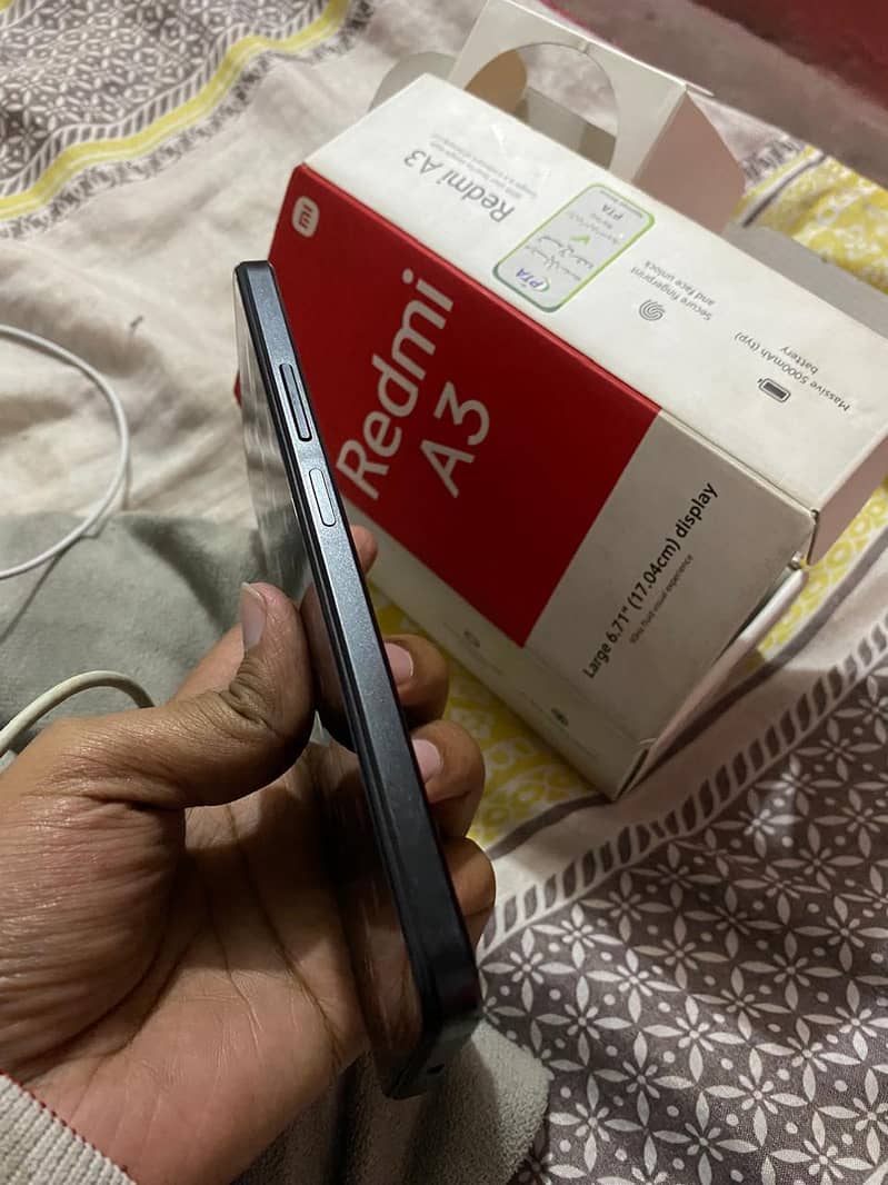 Redmi a3 4/128 with box charger 3