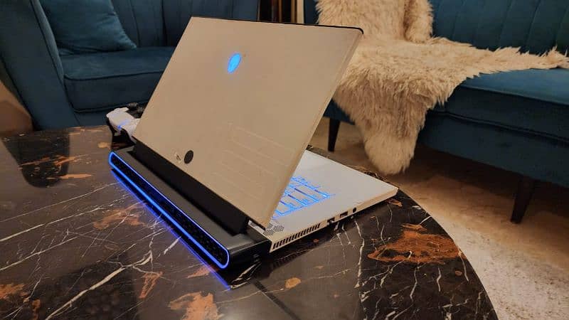 Alienware M15 r2 2