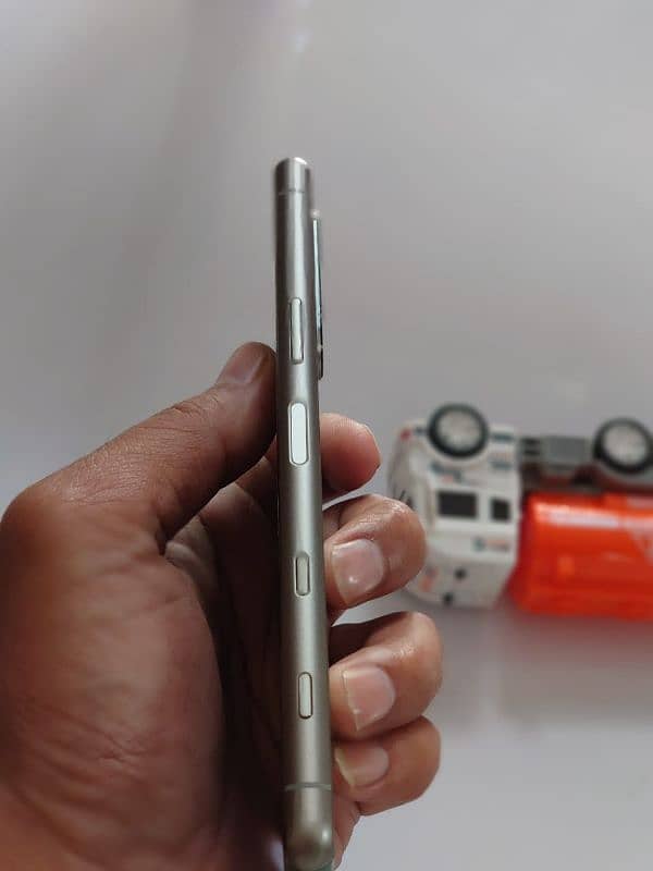 Sony Xperia 5 Mark 3 – Titanium Silver 2