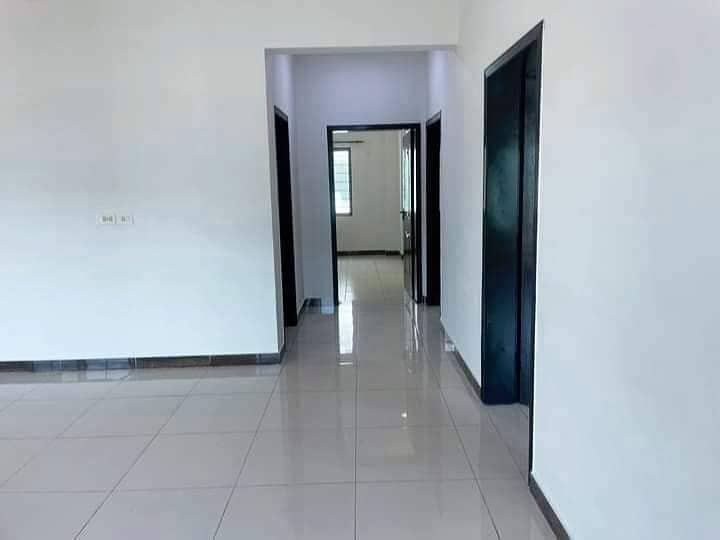 Apartment available for sale in Askari 11 sec-B Lahore 16