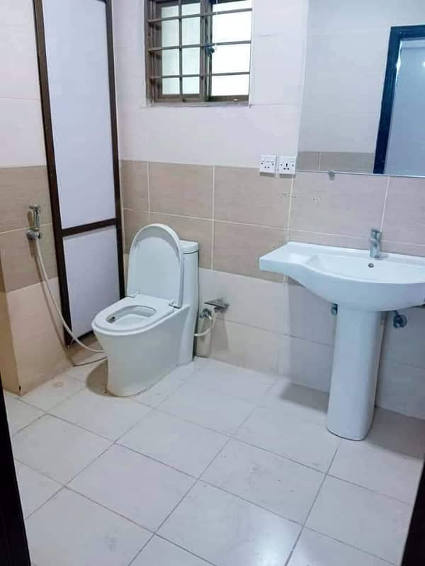 Apartment available for sale in Askari 11 sec-B Lahore 17