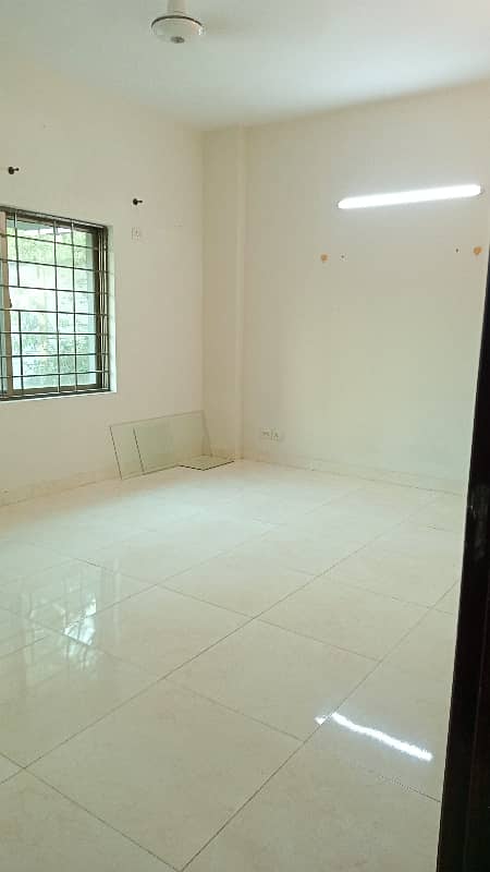 Apartment available for sale in Askari 11 sec-B Lahore 27