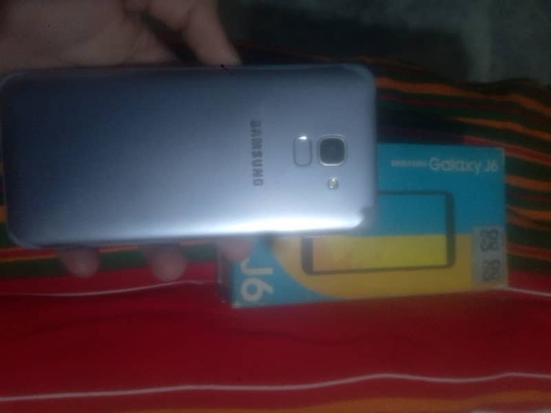 Samsung Mobile J6 1