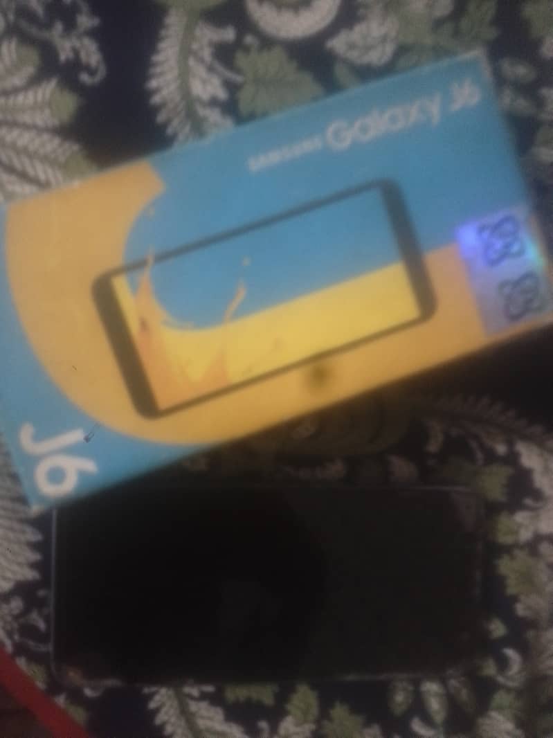 Samsung Mobile J6 3