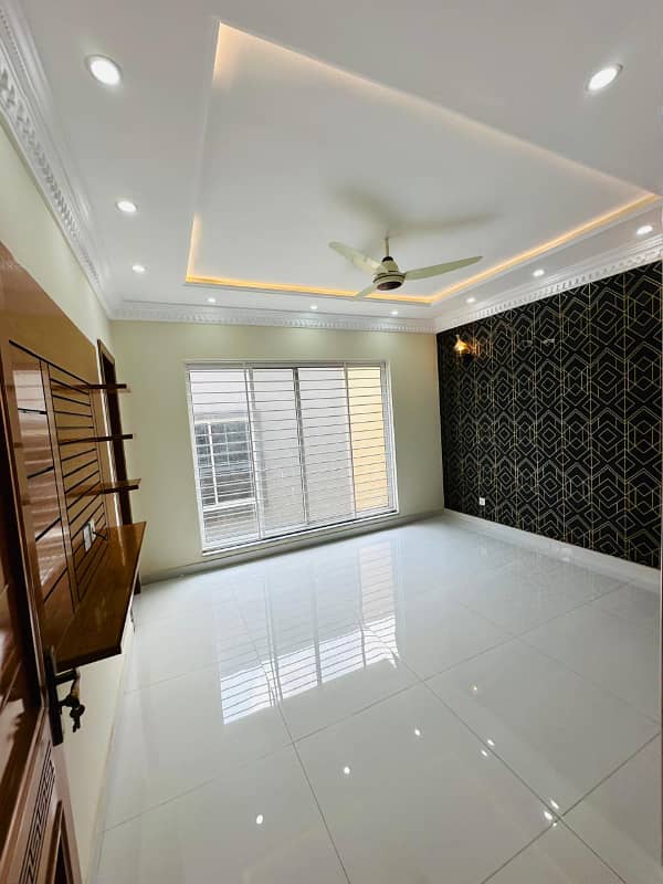 10 Marla Lower Portion Available For Rent In Jasmine Block Bahria Town Lahore 23