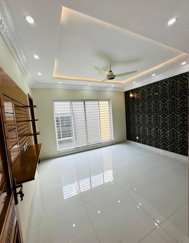 10 Marla Lower Portion Available For Rent In Jasmine Block Bahria Town Lahore 31