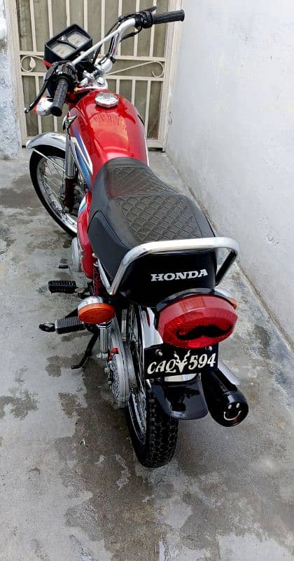 Honda 125 bilkul saf halat ma ay 10/10 . 7