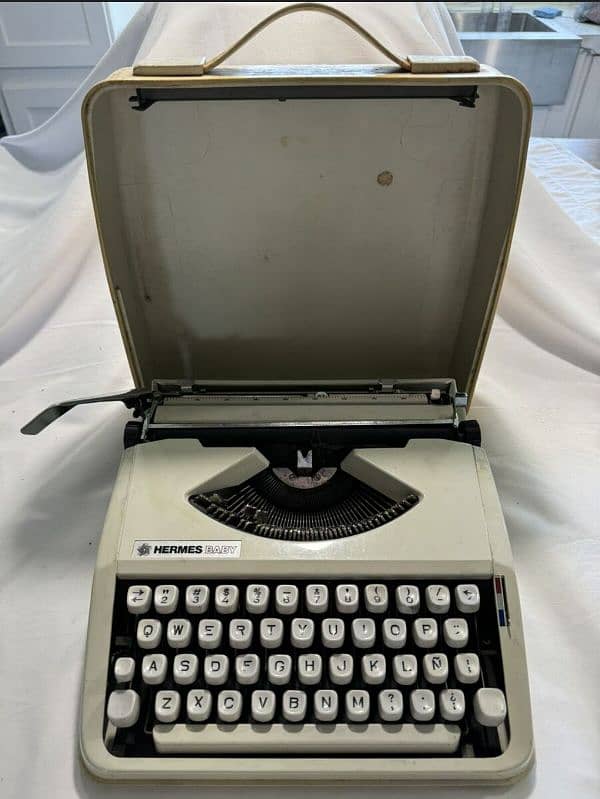 Hermes Portable Typewriter Cursive writing style with cover case 5