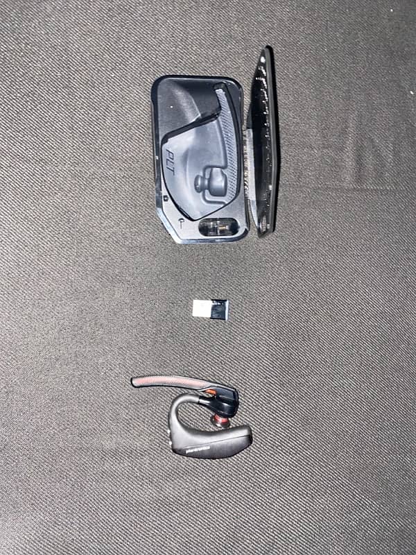 earphone, Plantronics Voyager 5200 Bluetooth Headset with Charge Case 2