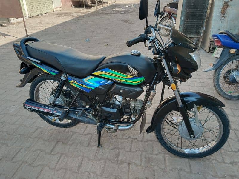 Honda pridor black color CD 100 1