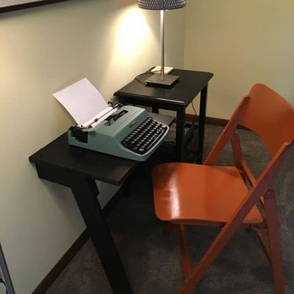 Portable smart Executive Typewriter with cover case 1