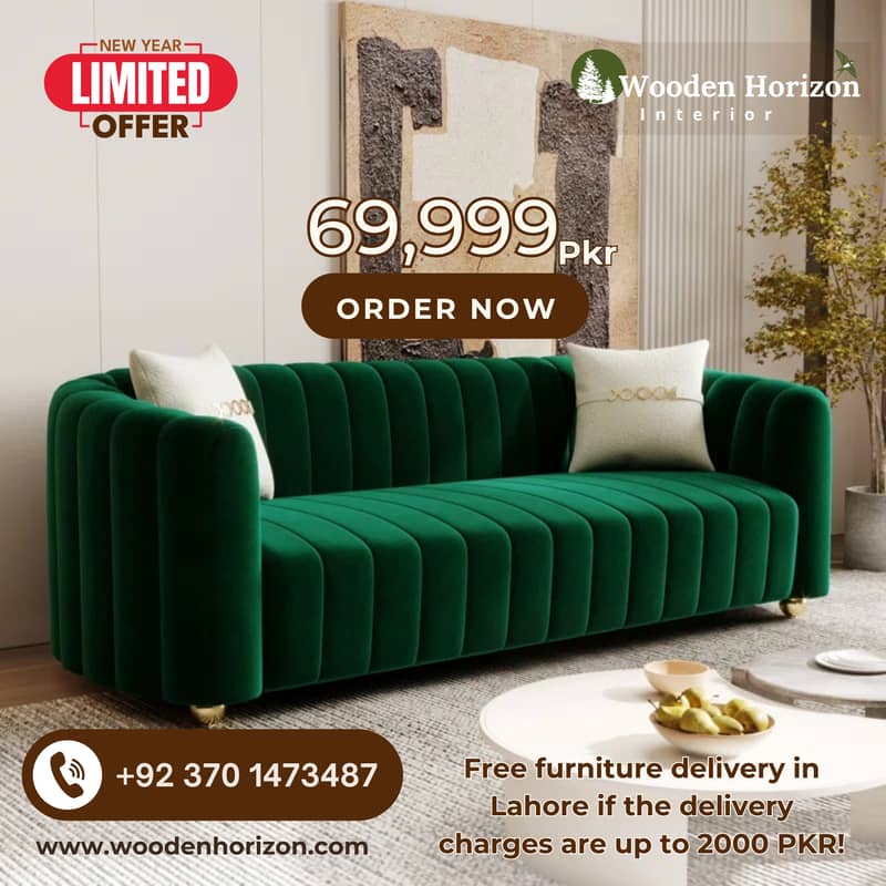 Maeesha 83.46” Velvet Sofa: Luxury & Comfort 0