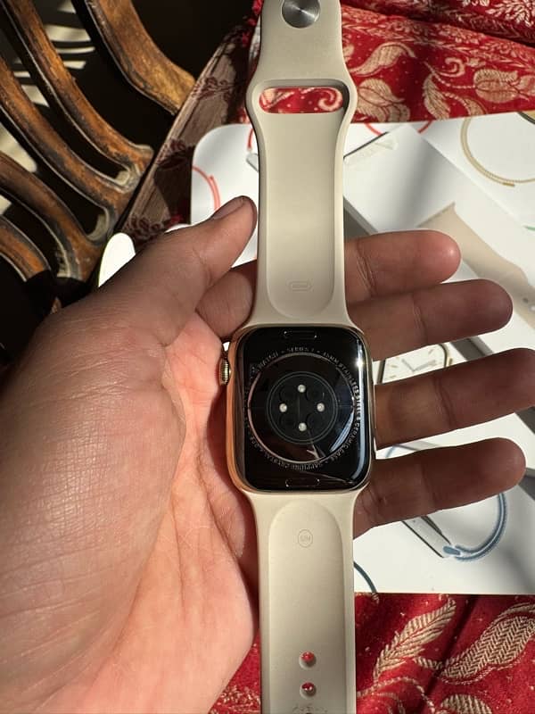 Apple watch series 7 4