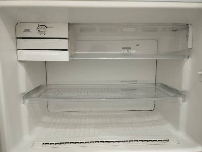 Full size fridge no frost fridge condition 10/9.5 6