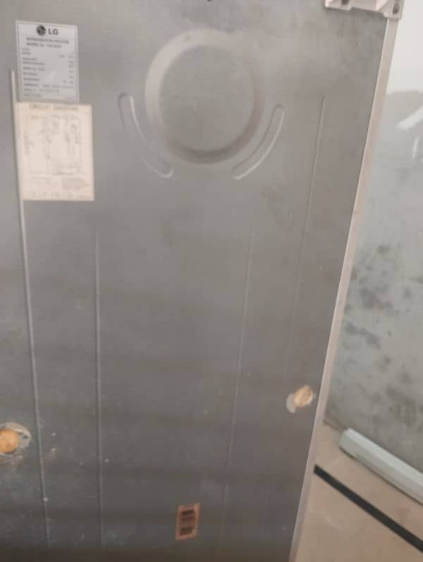 Full size fridge no frost fridge condition 10/9.5 12