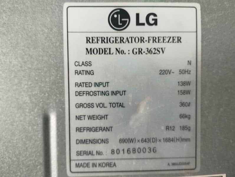 Full size fridge no frost fridge condition 10/9.5 15