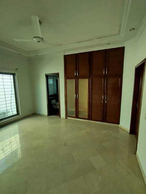 House For Rent In DHA Phase 4 Ideal Family Living 9