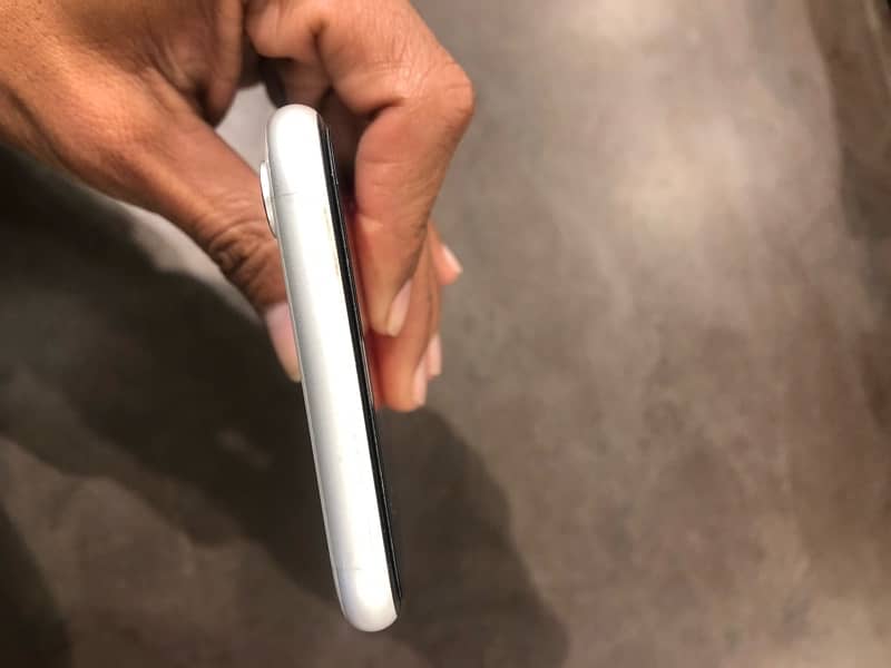 iPhone xr dual pta 64 gb 1