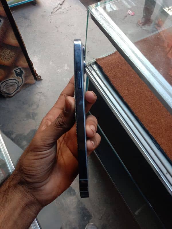 13 pro max blue color 256 gb non pta other ok just panal broken 2