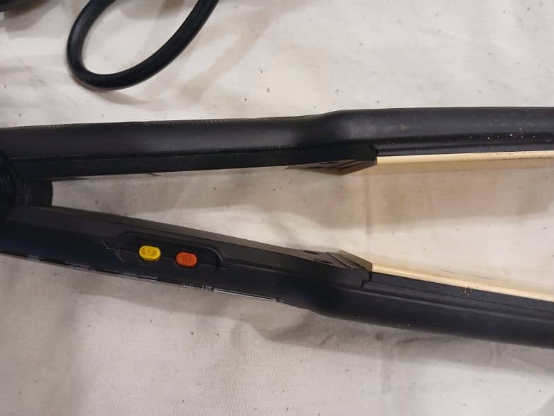 Kemei Hair straightener 2