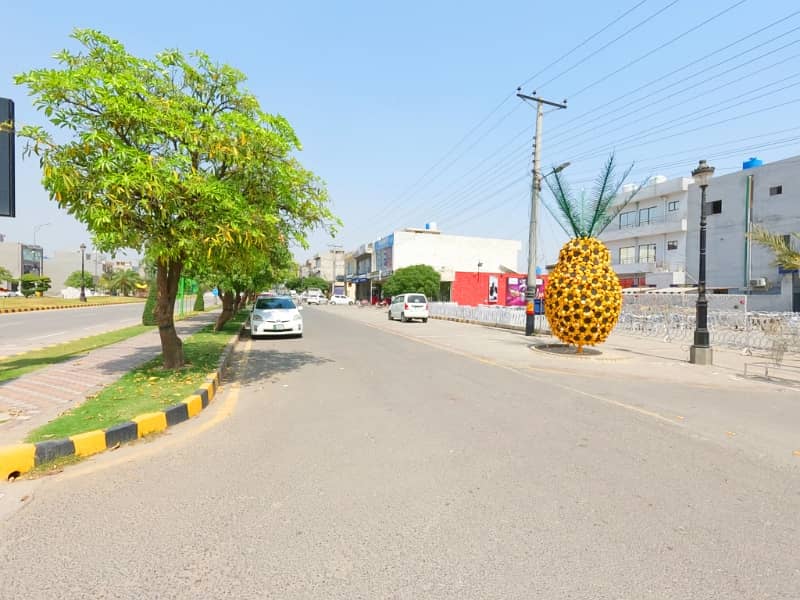 Looking For A Prime Location Residential Plot In Lahore 8