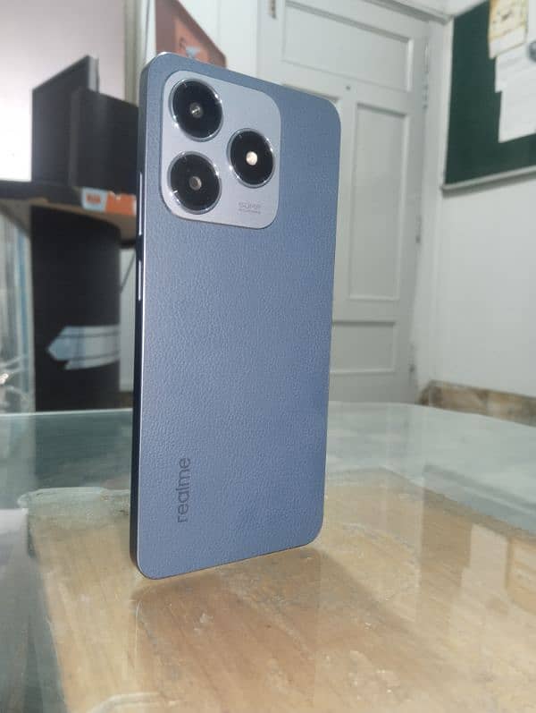 Realme C63 7