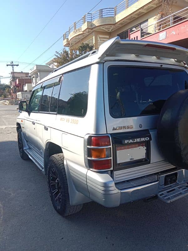 Mitsubishi Pajero 1998 3