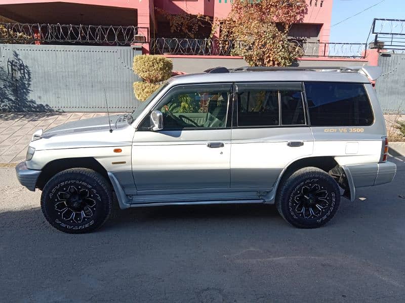 Mitsubishi Pajero 1998 5