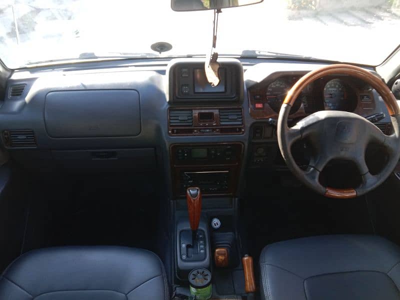 Mitsubishi Pajero 1998 11