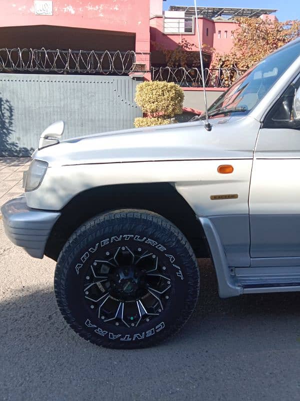 Mitsubishi Pajero 1998 16