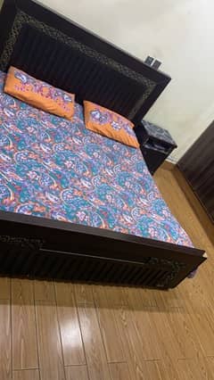 Double bed with dressing & side tables