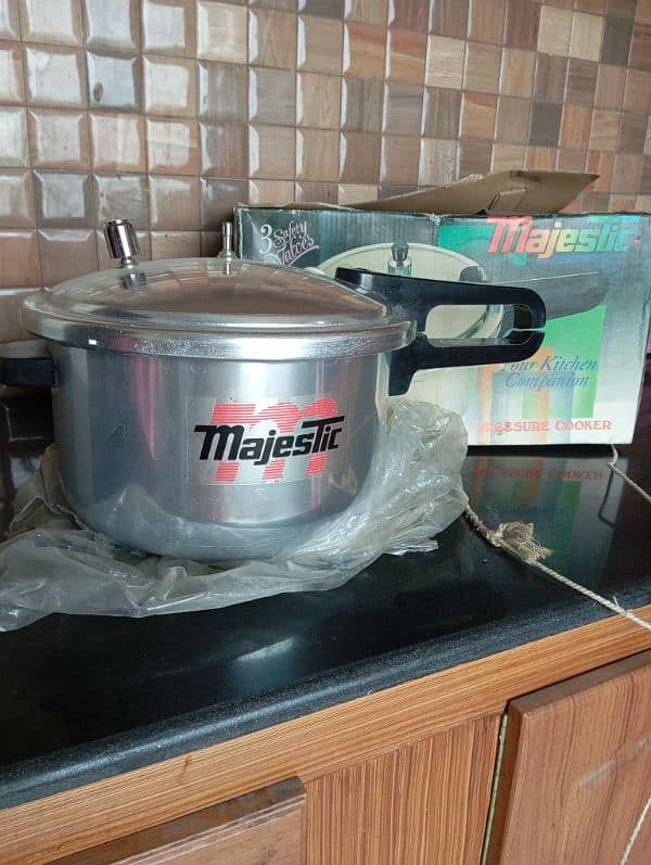 8 liter pressure cooker 2