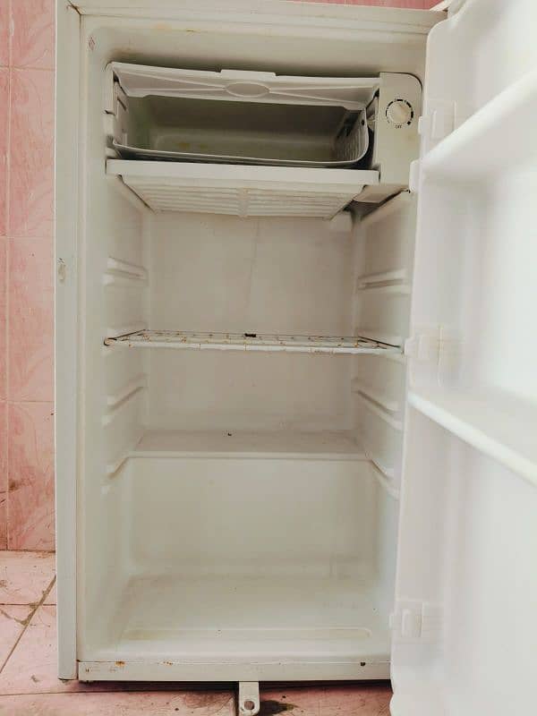 changruba fridge room size all okay good condition/0312/4645208/ 2