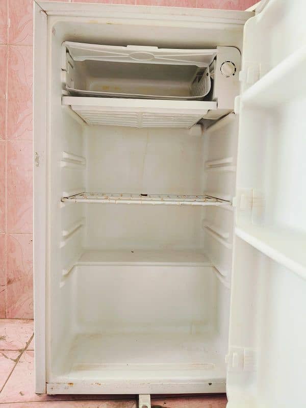 changruba fridge room size all okay good condition/0312/4645208/ 3