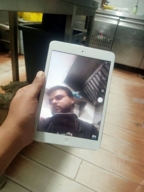 ipad 64gb hai condition see 1