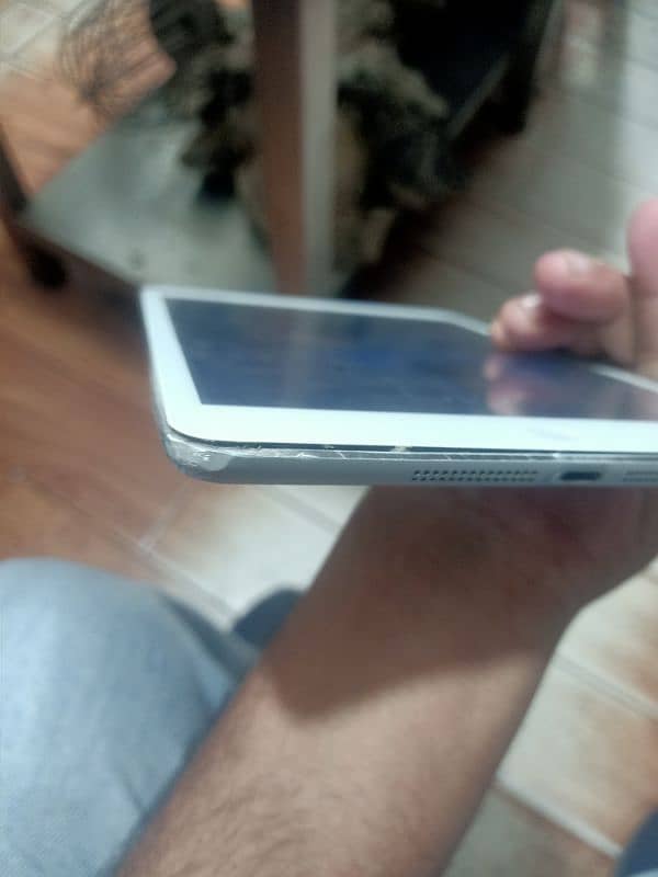 ipad 64gb hai condition see 3